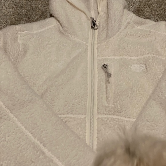 The North Face fleece jacket. Women’s size large. - Picture 2 of 8